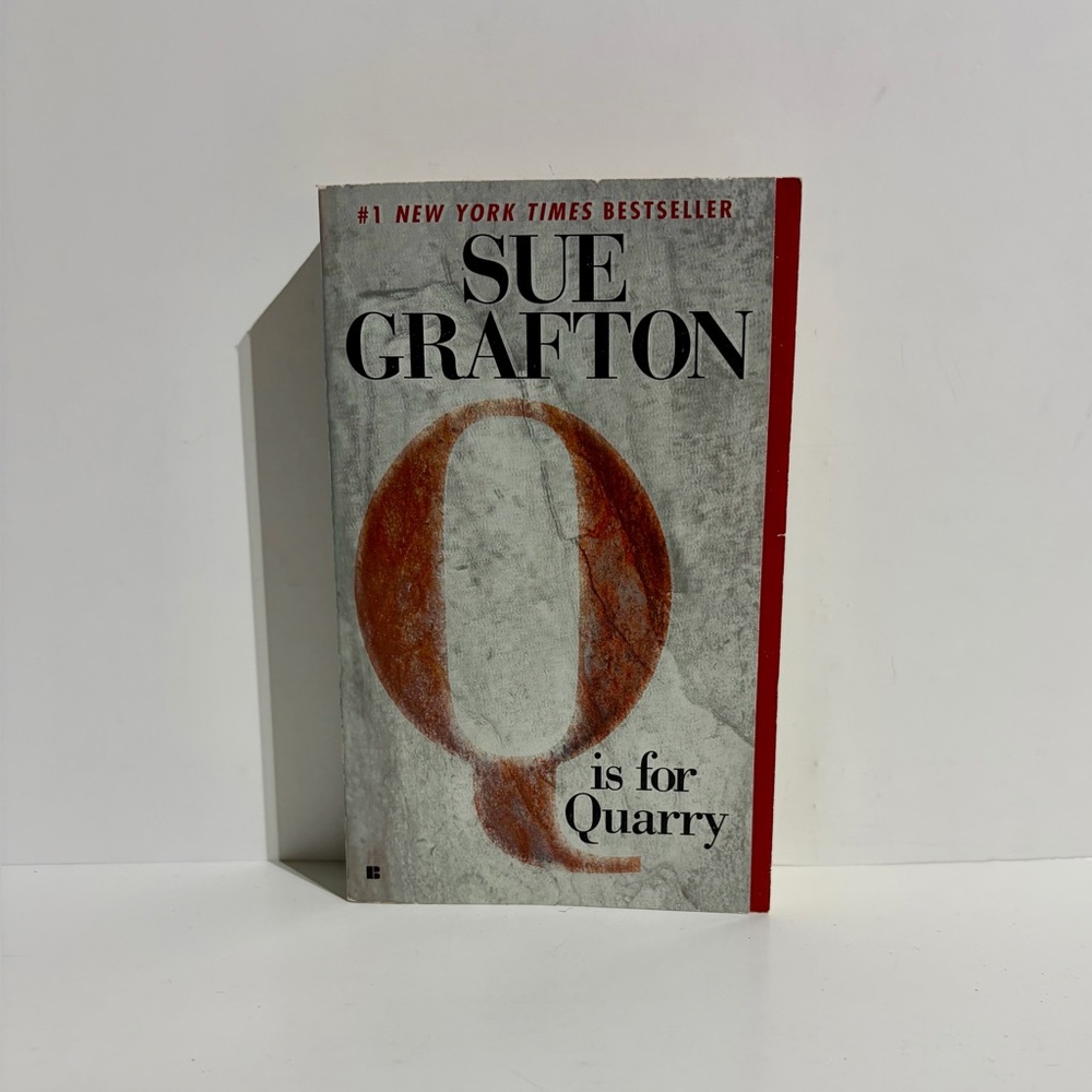 Q Quarry Sue Grafton Alphabet Book Paperback Kinsey Millhone Vintage 2002
